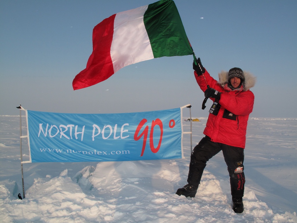 Luca Bracali in uno dei suoi momenti più belli al Polo Nord