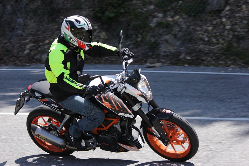 La KTM Duke 390