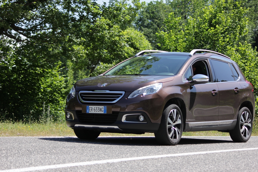 2008 Peugeot è sempre un Crossover divertente e multiuso