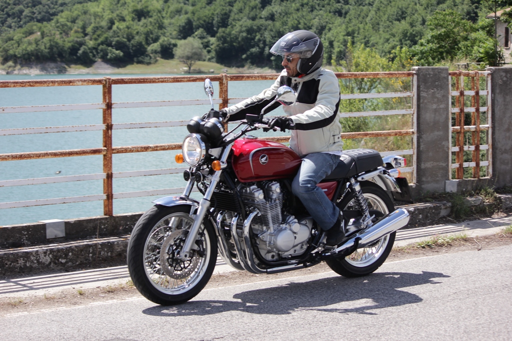 La CB1100EX 2014, lo stile vintage della moto