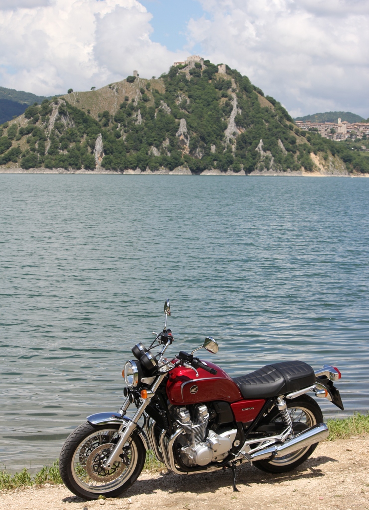 La Honda CB1100EX, naked da 90 Cv