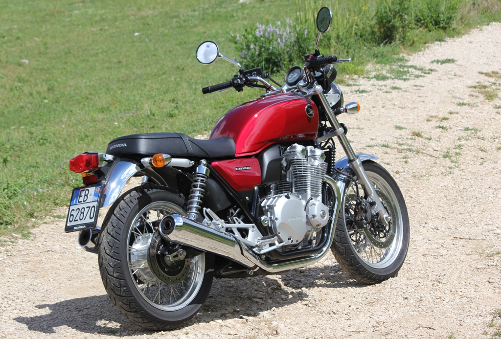 Honda CB1100EX, esplora il mondo...