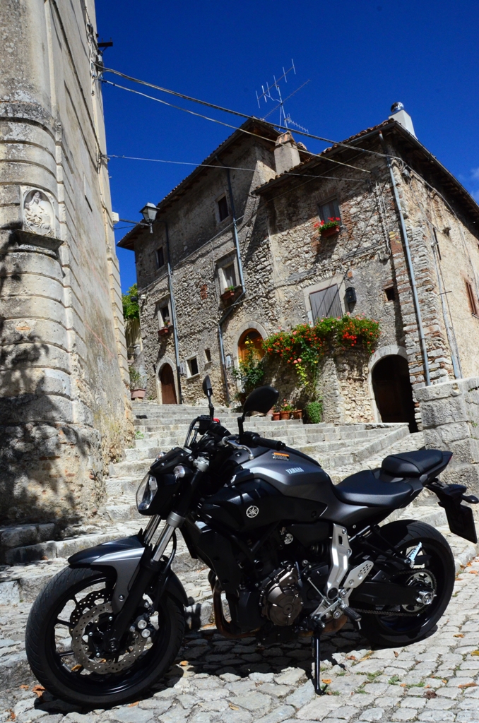 La Yamaha MT-07, aspetto aggressivo e concreto