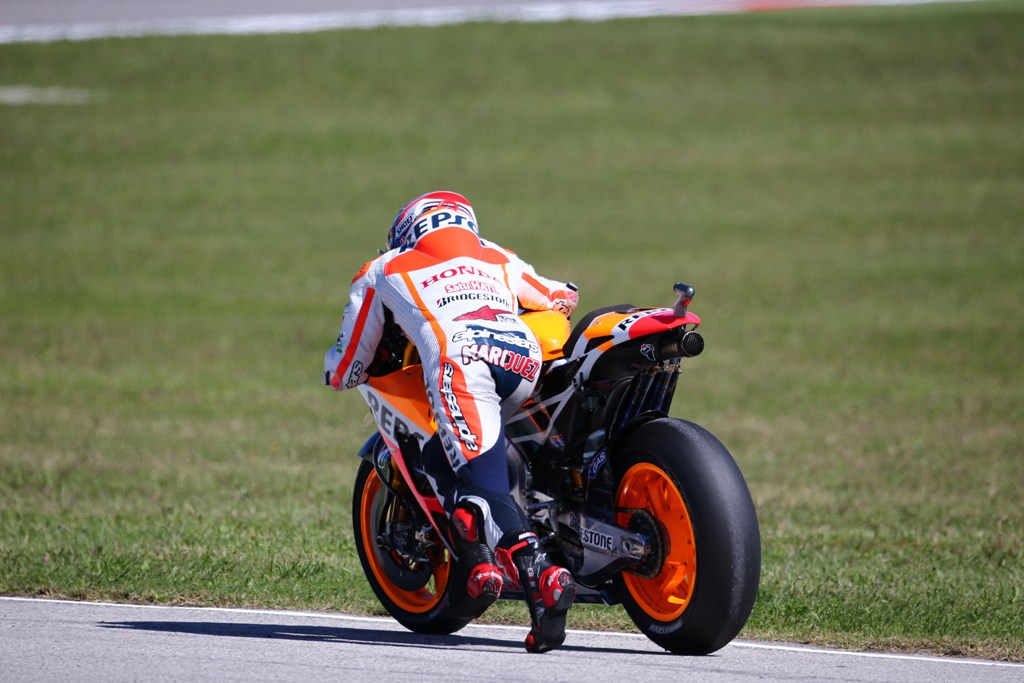 MotoGP 2014: Misano, Marc Marquex tenta di avviare la sua RC213V