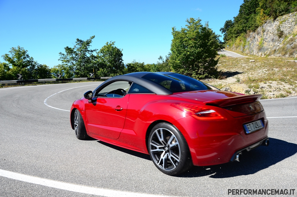 RCZ-R Peugeot, felina di razza e vera sportiva DOC