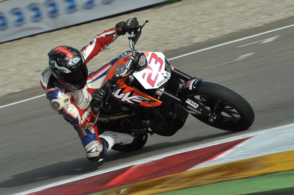 KTM Duke 200 Trophy 2014: una stagione importante per Arioni