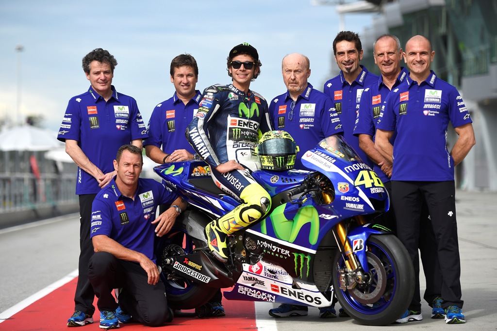 MotoGP 2015, il Team Yamaha di Valentino Rossi al completo...