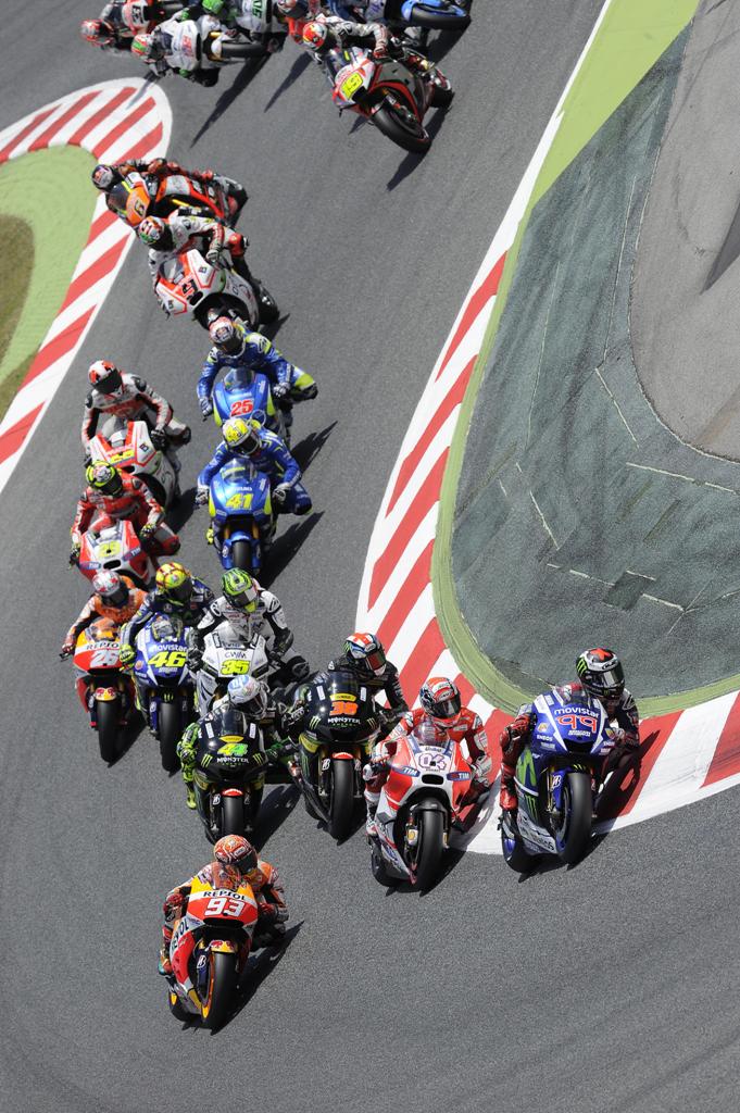 MotoGP Barcellona 2015, partenza con Vinales e Espargaro