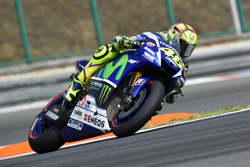 MotoGP 2015, Brno, ora Rossi dovrà usare tutta la sua grande esperienza per battere Lorenzo e Marquez