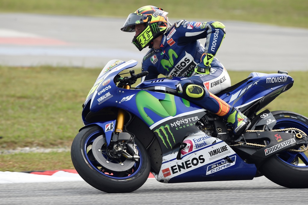 MotoGP 2015, Rossi terzo ma sanzionato dalla Direzione Gara
