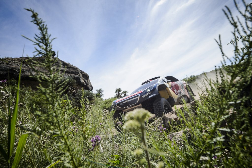 Dakar 2016, ottima prestazione e prima vittoria di tappa per Peugeot