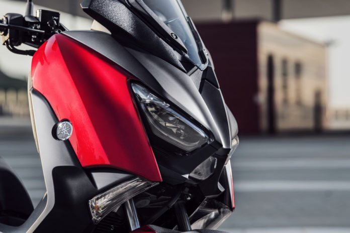 performancemag2017-yamaha X-MAX 125 2018