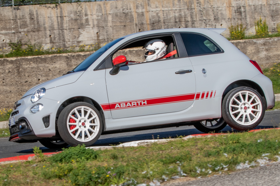 prova-abarth595esseesse-performancemag.it