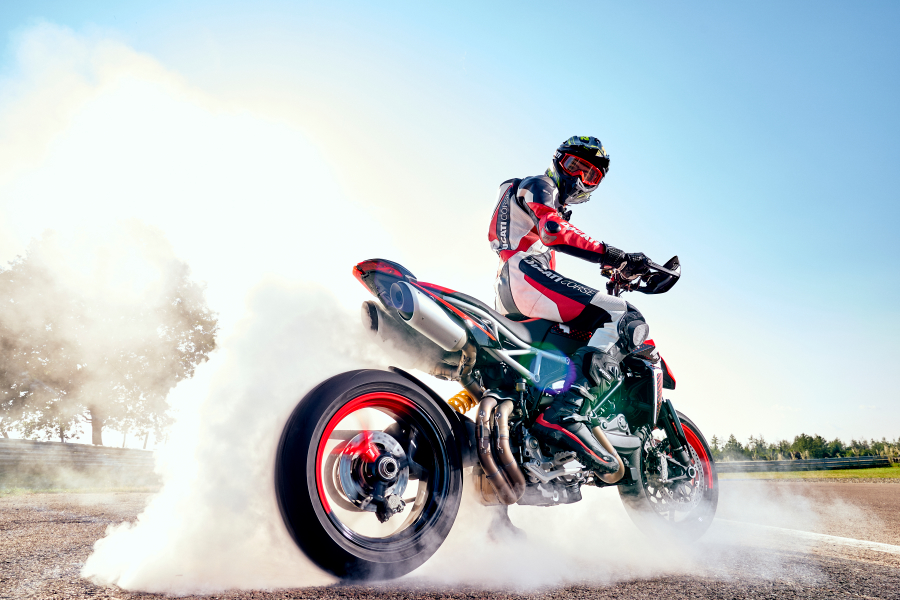 performancemag.it-ducati-Hypermotard-RVE