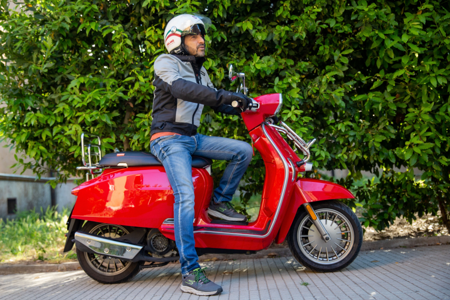 performancemag.it-gocycle-Vs-Lambretta