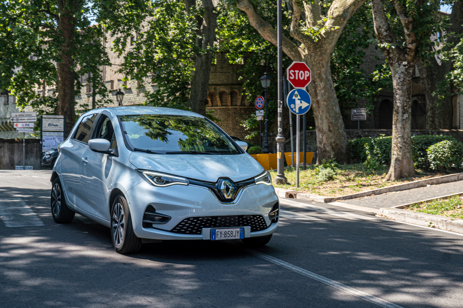 performancemag.it-RENAULT-ZONE-vs-LITTLE-BOARD