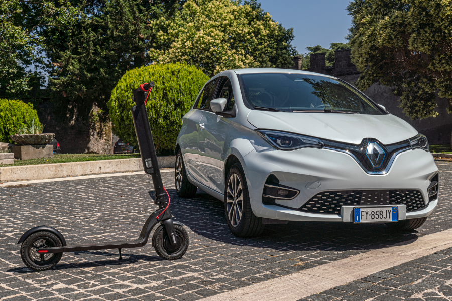 performancemag.it-RENAULT-ZONE-vs-LITTLE-BOARD