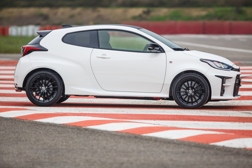 performancemag.it2020-toyota GR Yaris