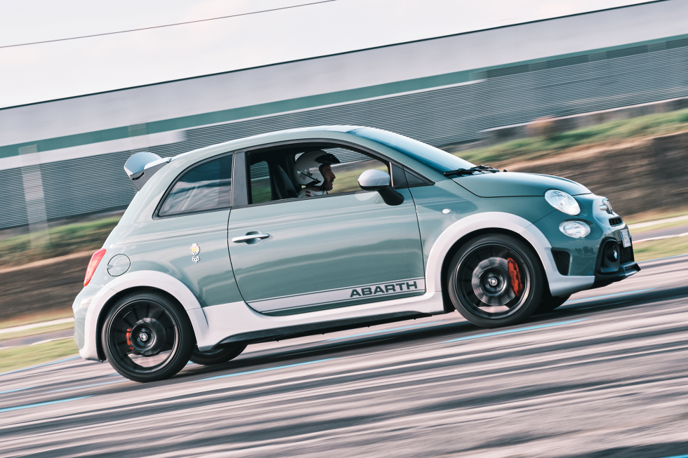 ABARTH 695 70esimo anniversario-performancemag.it 2021