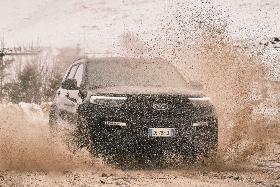 Ford Explorer plug-in hybrid 2021-performancemag.it 2021