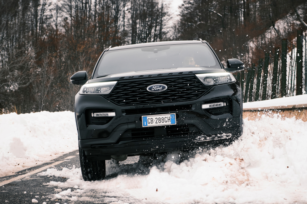 Ford Explorer plug-in hybrid 2021-performancemag.it 2021
