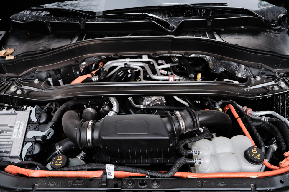 Ford Explorer plug-in hybrid 2021-performancemag.it 2021