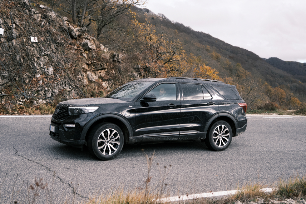 Ford Explorer plug-in hybrid 2021-performancemag.it 2021