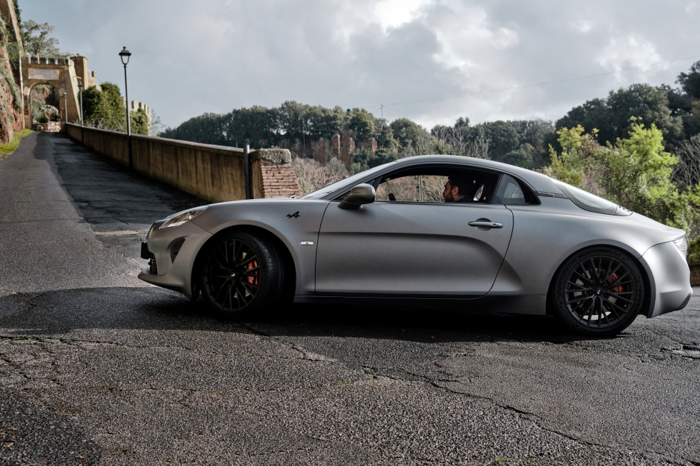 Alpine A110S - performancemag.it 