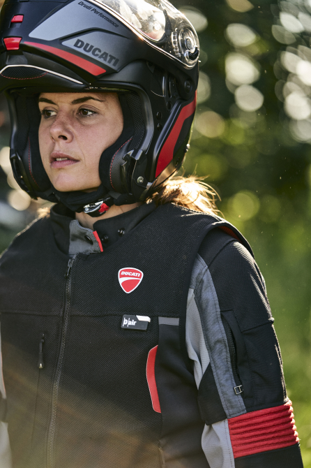 ducati-smart-jacket-dainese-performancemag.it-2021