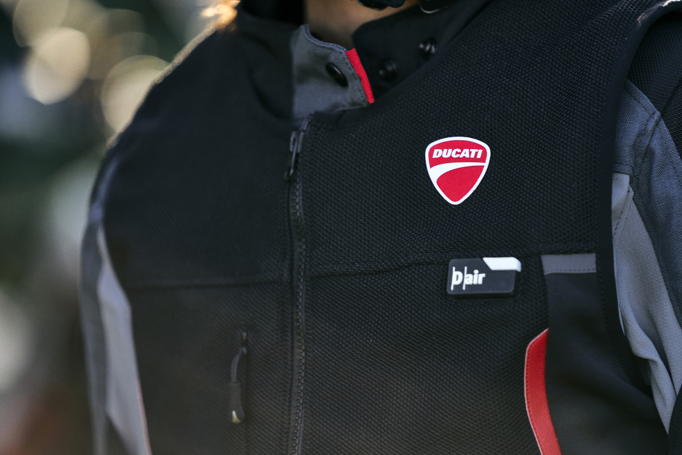 ducati-smart-jacket-dainese-performancemag.it-2021