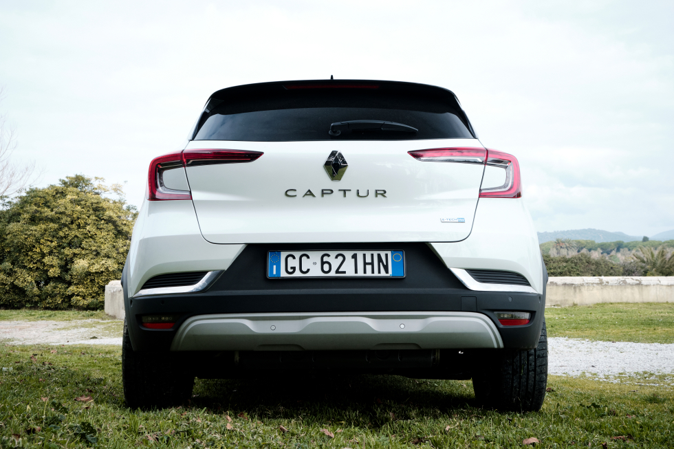 Renault-Capture E-TECH plug-in Hybrid - performancemag.it 2021