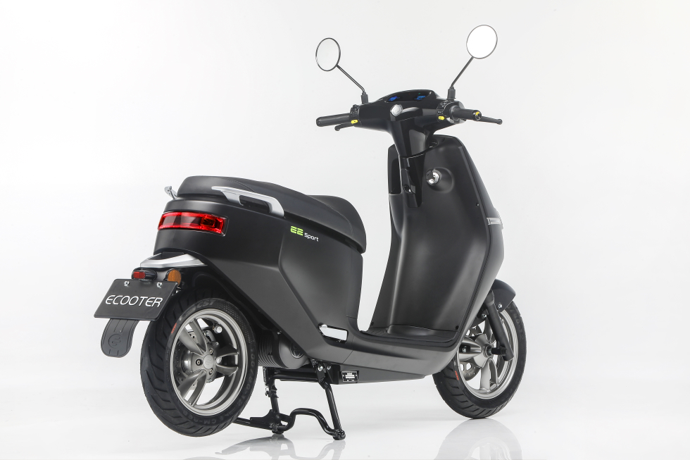 	Ecooter 2021-italy2Volt- performancemag.it 2021 