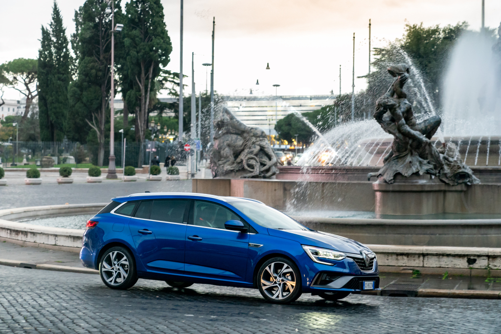 nuova RENAUTL MEGANE E-TECH - performancemag.it 2021