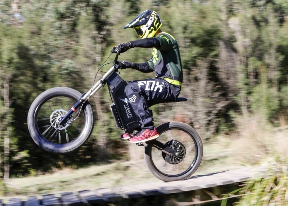 Stealth Electric Bike 2022- performancemag.it 2021 
