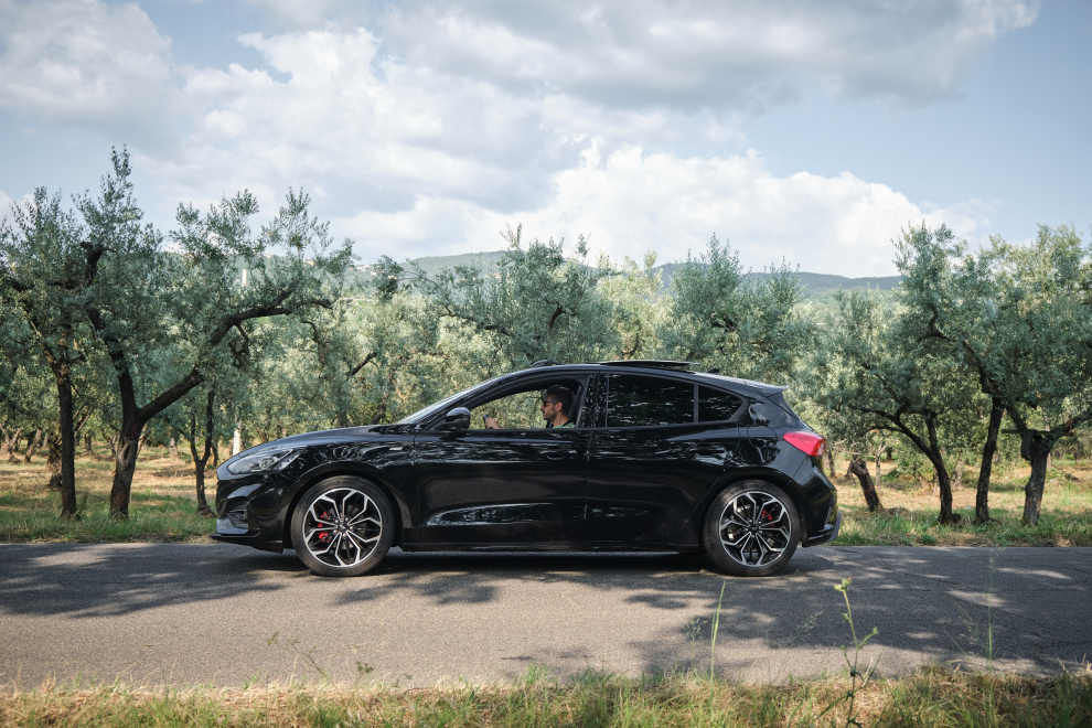 Ford-FOCUS-ST-Line-EcoBoost-Hybrid-performancemag.it-2021-