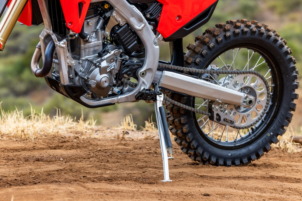 Honda-CRF250R-2022-performancemag.it