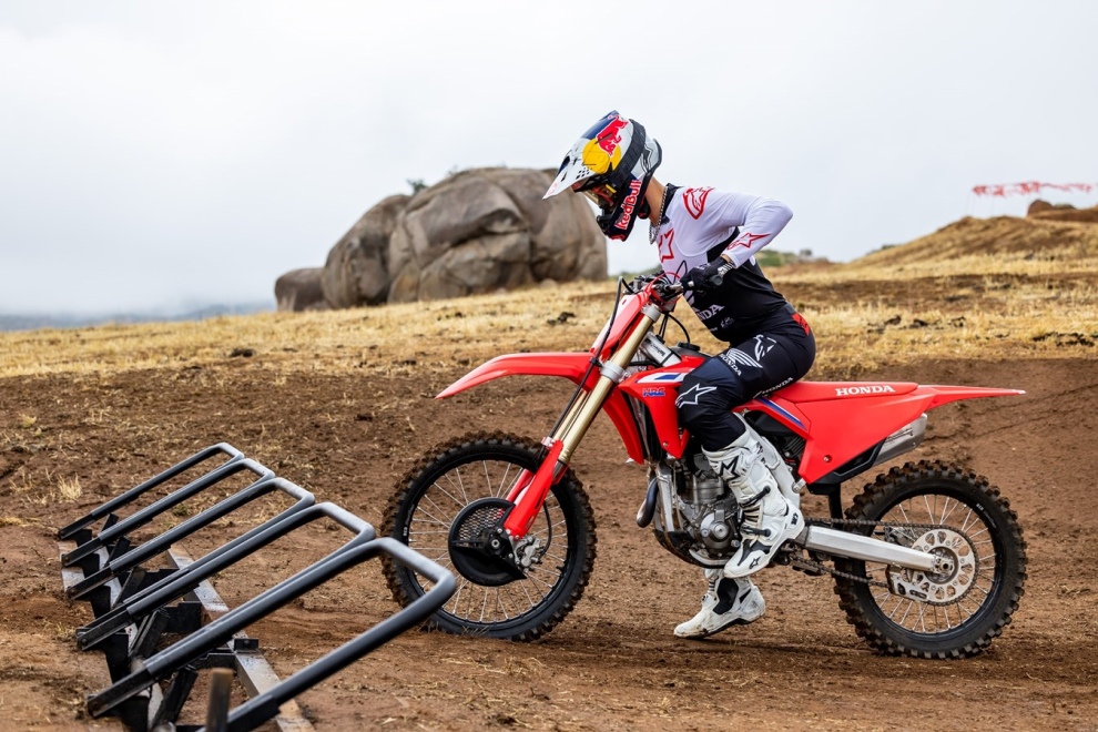 Honda-CRF250R-2022-performancemag.it