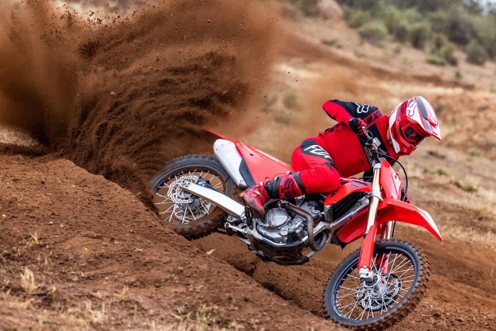 Honda-CRF250R-2022-performancemag.it