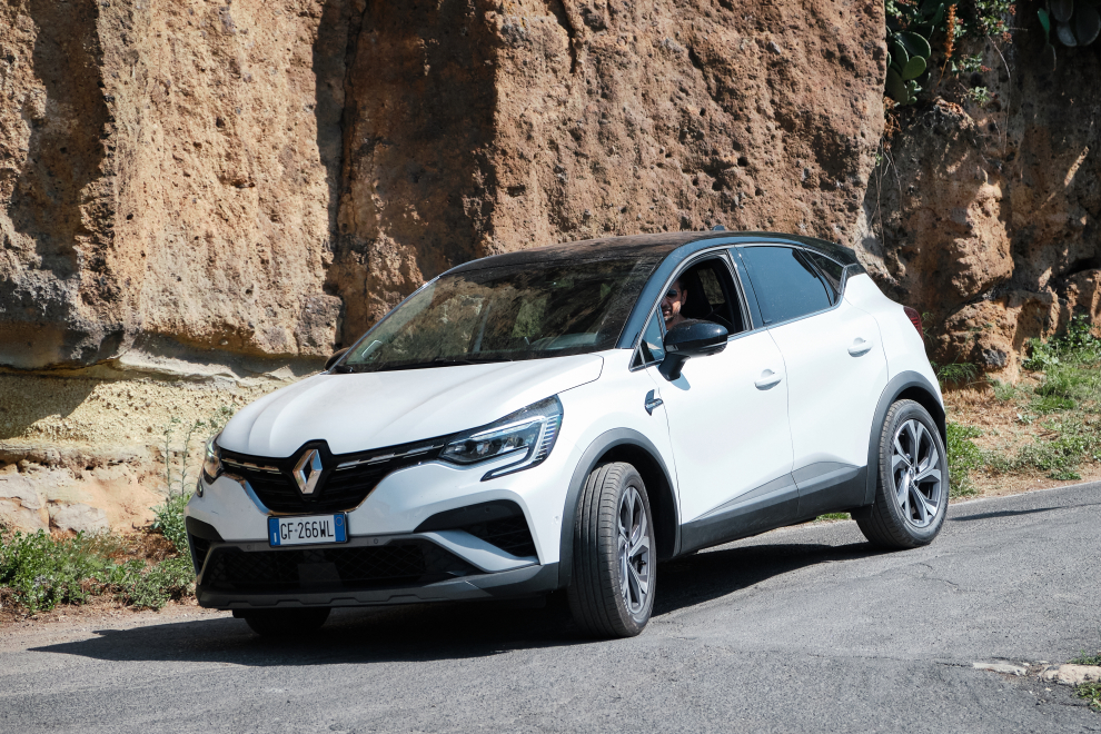 Renault-Capture-E-TECH-145-performancemag.it-2021