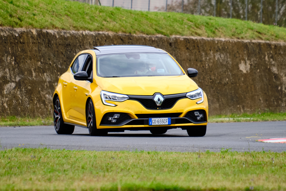 Renault-Megane-R.S.-Trophy-2021-performancemag.it-2021