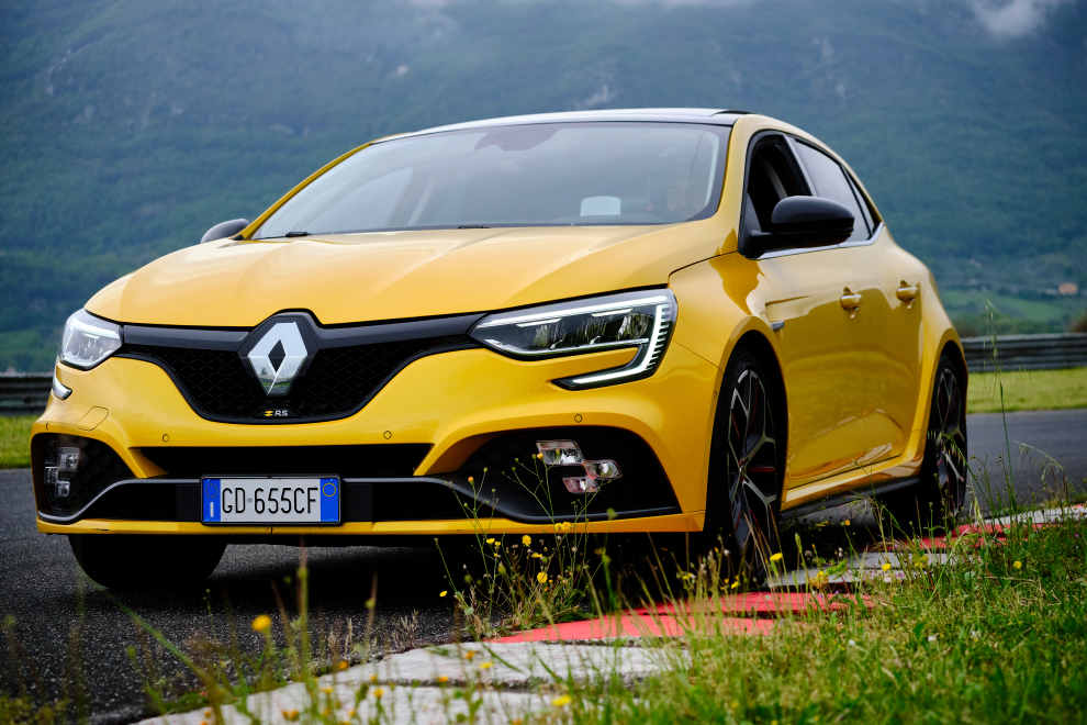 Renault-Megane-R.S.-Trophy-2021-performancemag.it-2021