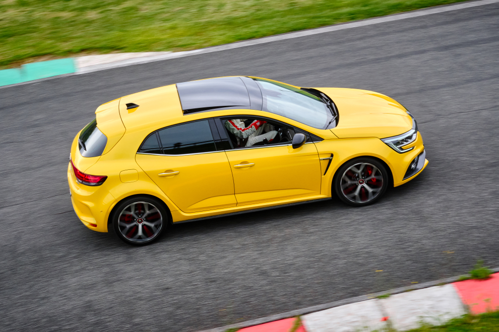 Renault-Megane-R.S.-Trophy-2021-performancemag.it-2021