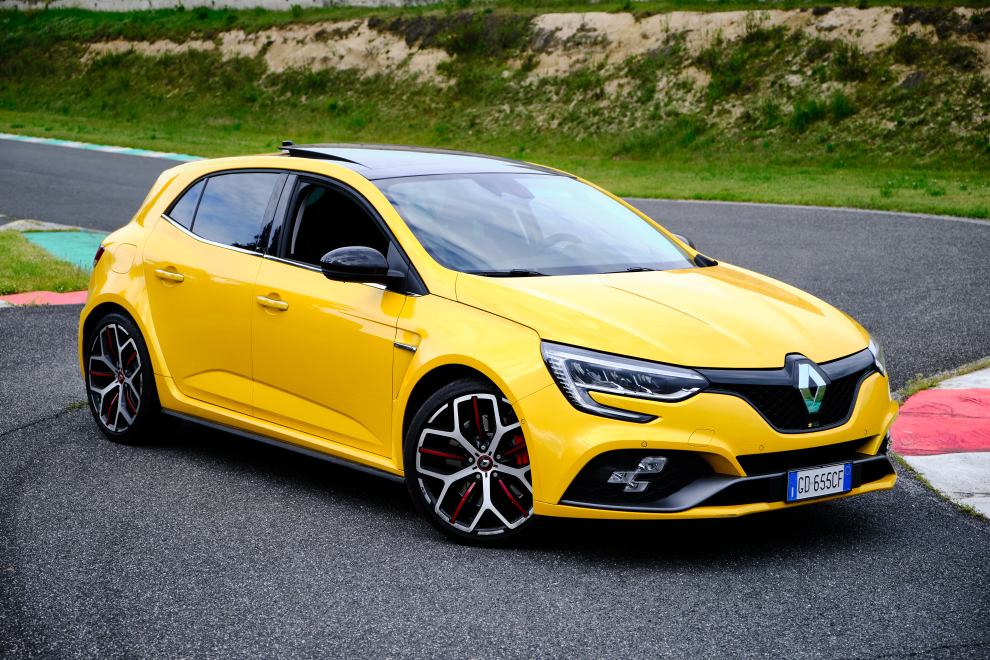 Renault-Megane-R.S.-Trophy-2021-performancemag.it-2021