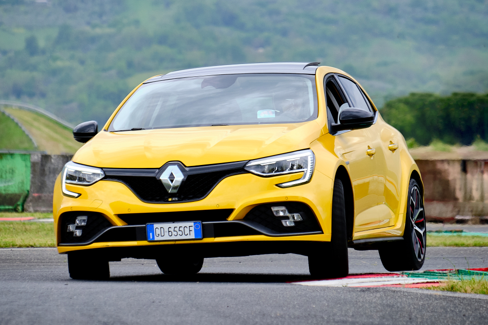 Renault-Megane-R.S.-Trophy-2021-performancemag.it-2021