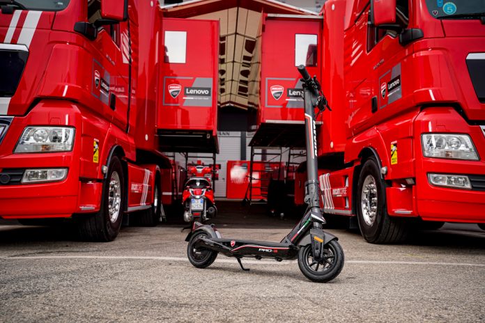 PRO-III-ducati-urban-e-mobility-2021-performancemag.it-2021