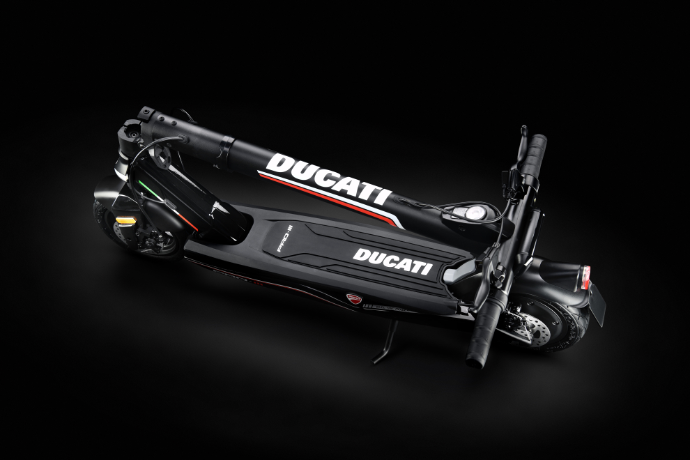 PRO-III-ducati-urban-e-mobility-2021-performancemag.it-2021