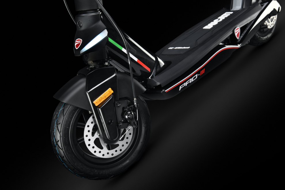 PRO-III-ducati-urban-e-mobility-2021-performancemag.it-2021