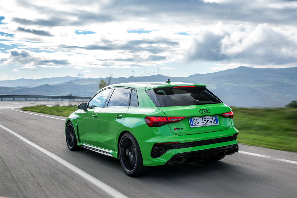  audi-2022-RS3-A3-plug-in