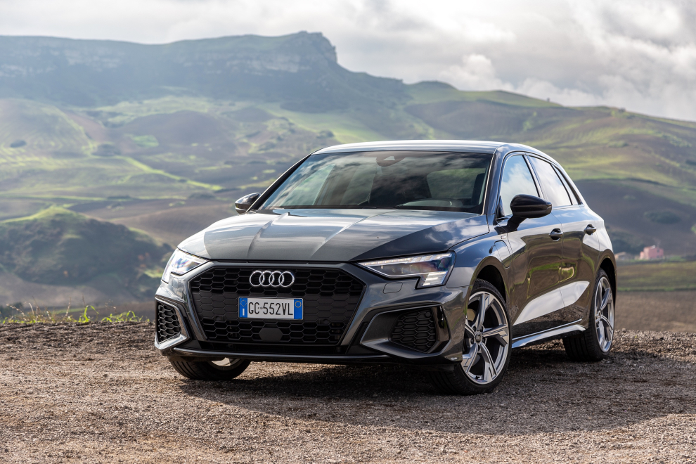  audi-2022-RS3-A3-plug-in