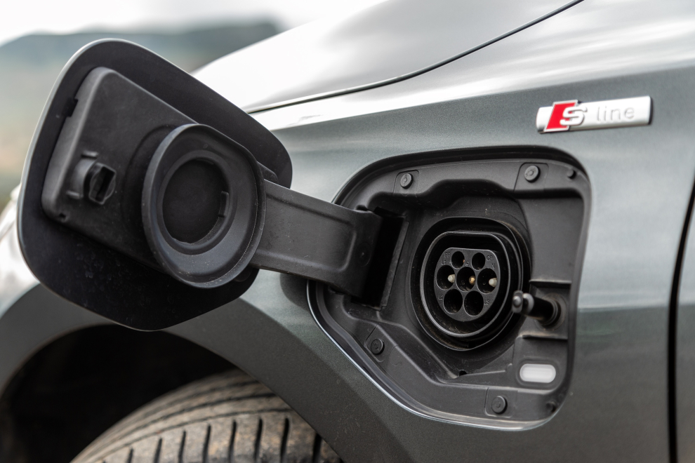  audi-2022-RS3-A3-plug-in